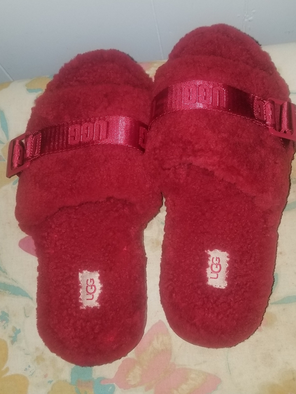 UGG Fluffita Red Plush Slide Sandals with Branded Ribbon Strap Women's Size 9